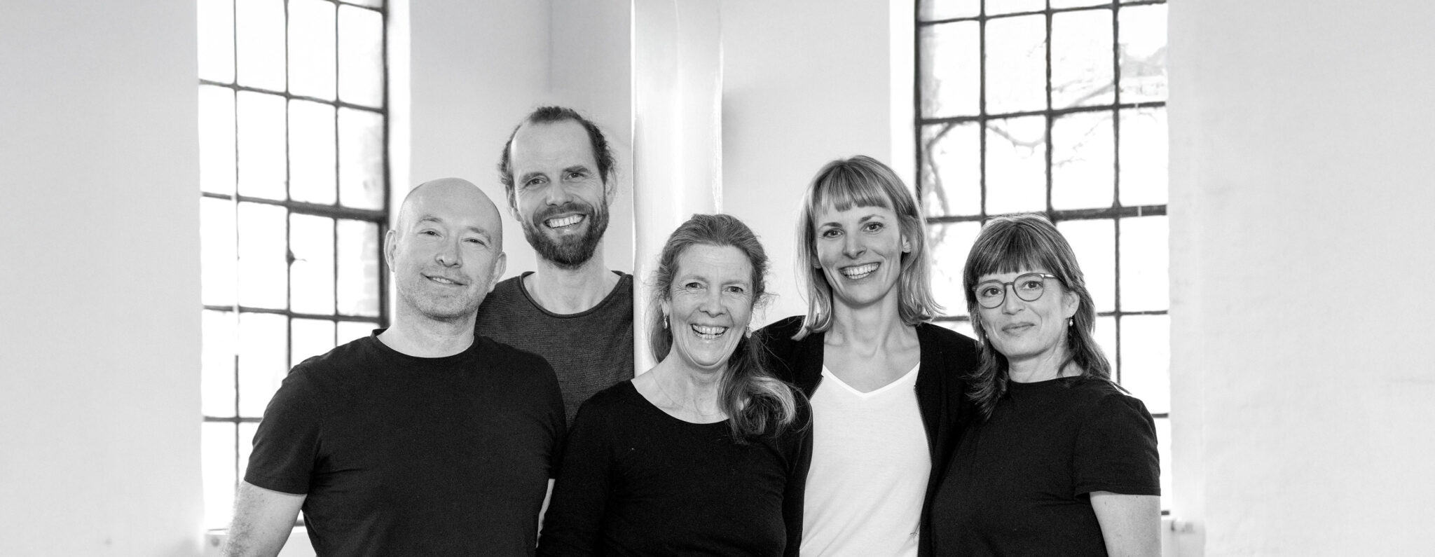 Team neu tim 1 2048x795